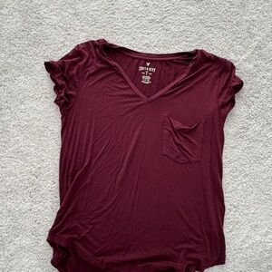 American Eagle Outfitters Burgundy Short Sleeve Tee